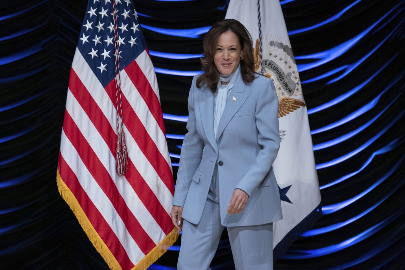 Harris hits Trump's promise of mass deportations as Trump rallies on Long Island | iNFOnews.ca