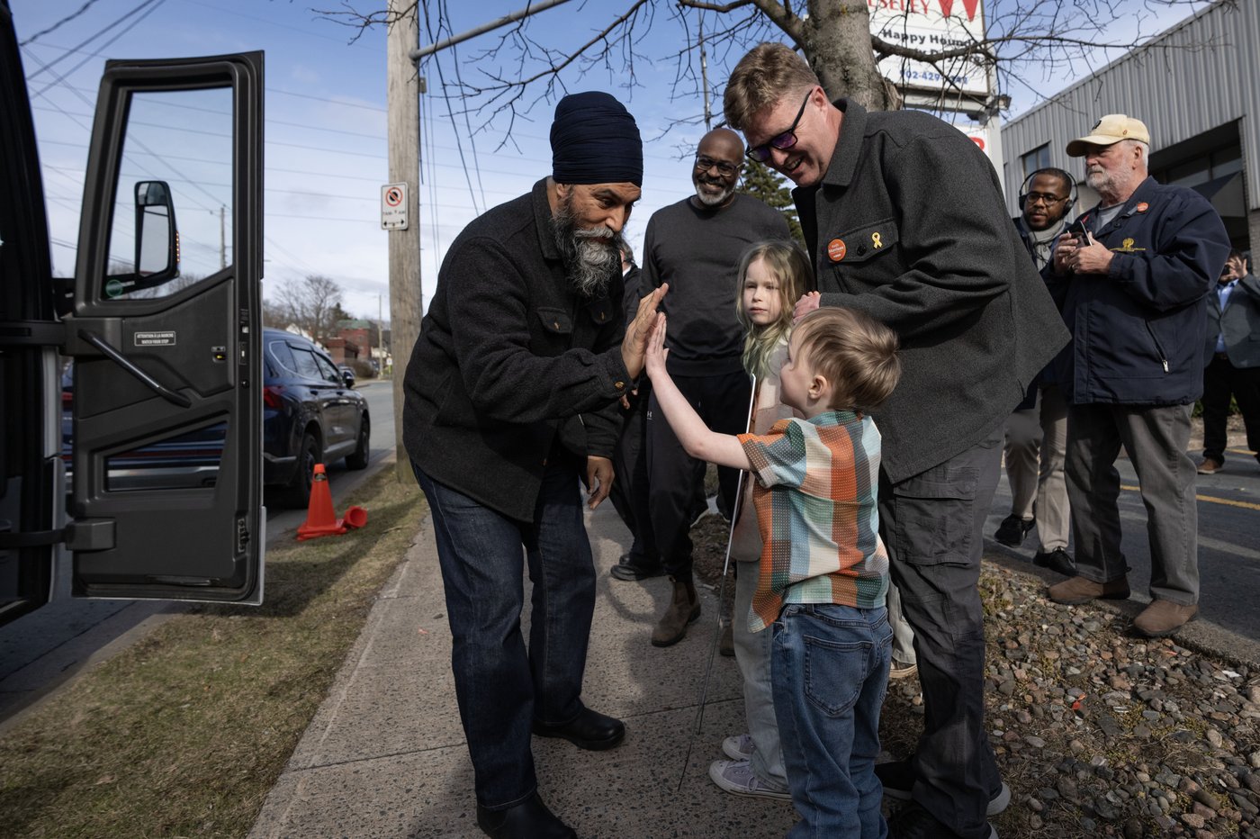 Party leaders focus policy pitches on rent control, addictions treatment | iNFOnews.ca