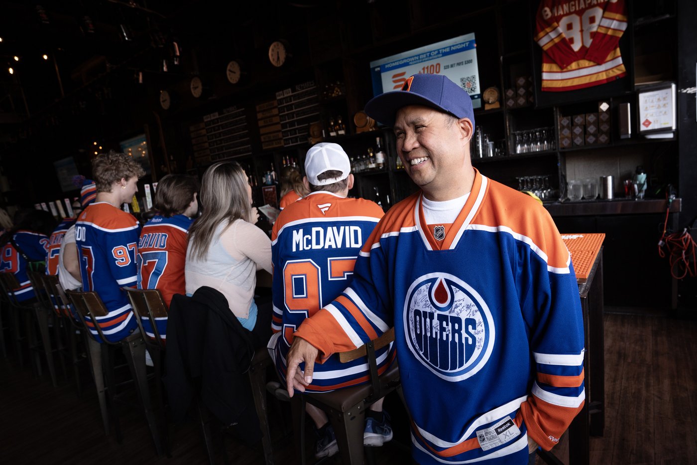 Oilers fans find a home in Calgary bars as Edmonton takes another shot at the Cup | iNFOnews.ca Oilers fans find a home in Calgary bars as Edmonton takes another shot at the Cup | iNFOnews.ca