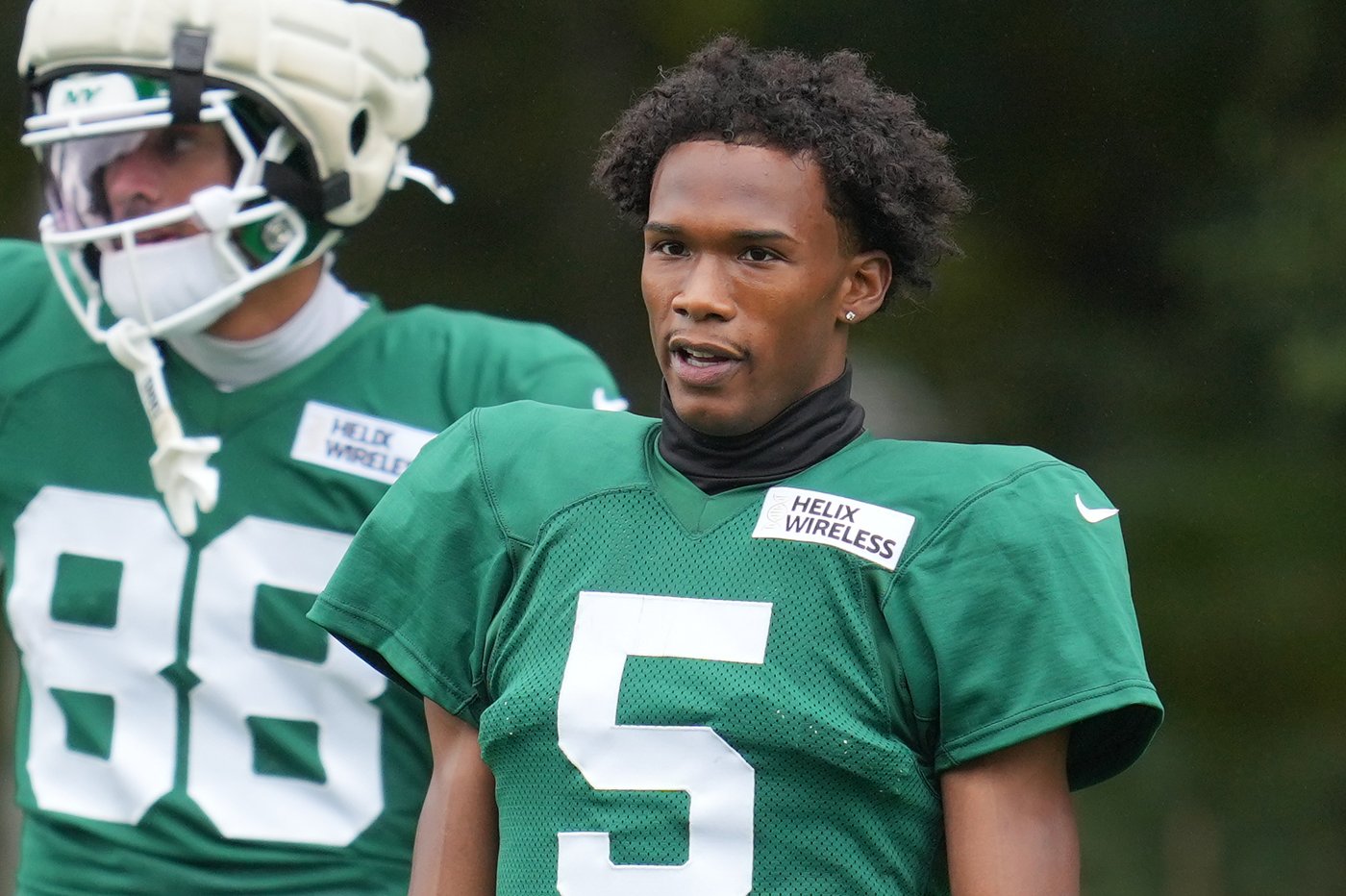 Jets' Garrett Wilson sits out practice with knee injury, status for Sunday vs. Panthers uncertain | iNFOnews.ca Jets' Garrett Wilson sits out practice with knee injury, status for Sunday vs. Panthers uncertain | iNFOnews.ca