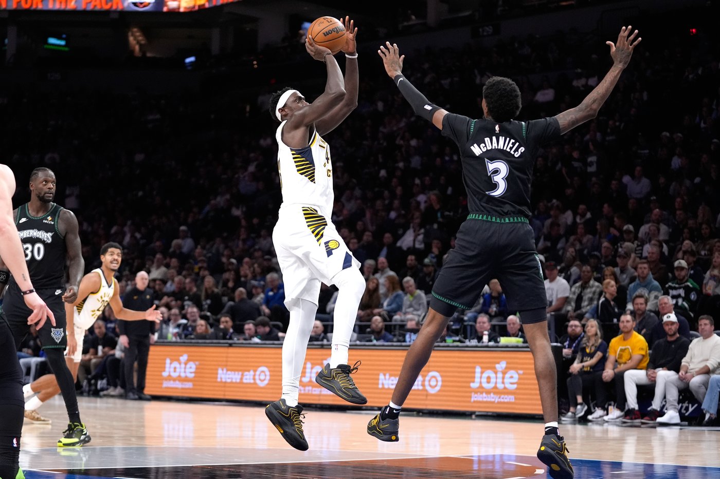 Timberwolves hang on to beat depleted Pacers 114-110, after Edwards exits early with tight hamstring | iNFOnews.ca Timberwolves hang on to beat depleted Pacers 114-110, after Edwards exits early with tight hamstring | iNFOnews.ca