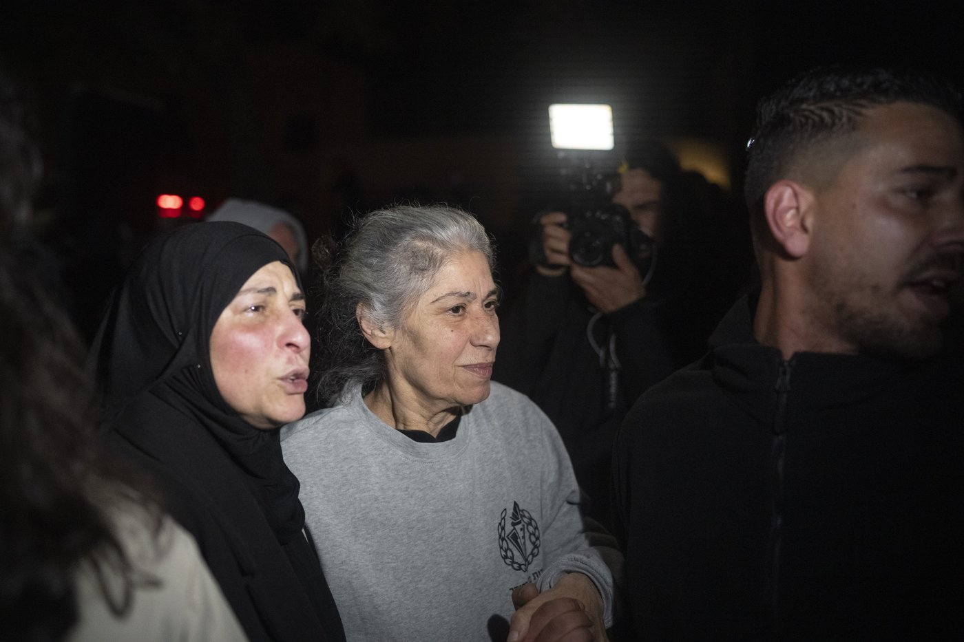 As ceasefire takes hold, Hamas returns 3 Israeli hostages and Israel frees 90 Palestinian prisoners | iNFOnews.ca As ceasefire takes hold, Hamas returns 3 Israeli hostages and Israel frees 90 Palestinian prisoners | iNFOnews.ca