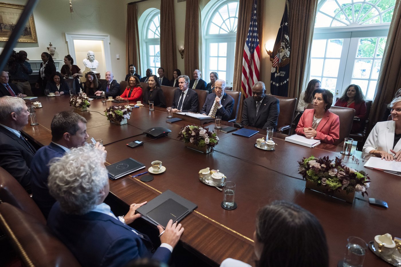 Biden opens busy foreign policy stretch as anxious allies shift gaze to Trump, Harris | iNFOnews.ca