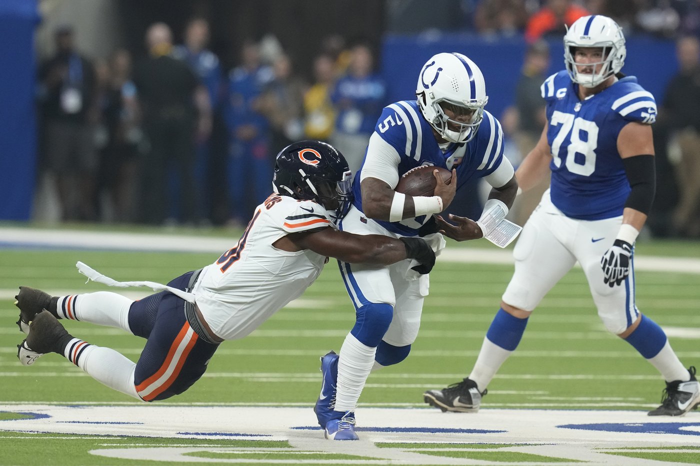 Colts' defense takes a major step forward by forcing turnovers and stuffing run in win over Bears | iNFOnews.ca Colts' defense takes a major step forward by forcing turnovers and stuffing run in win over Bears | iNFOnews.ca