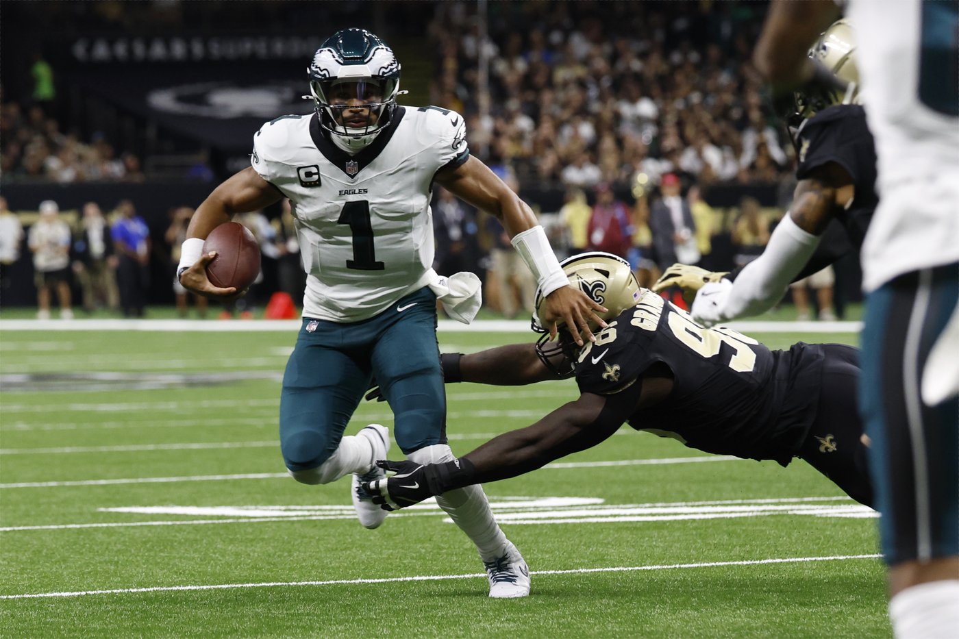 Saquon Barkley's 2 fourth-quarter TDs lift Eagles over Saints in a defensive 15-12 thriller | iNFOnews.ca Saquon Barkley's 2 fourth-quarter TDs lift Eagles over Saints in a defensive 15-12 thriller | iNFOnews.ca