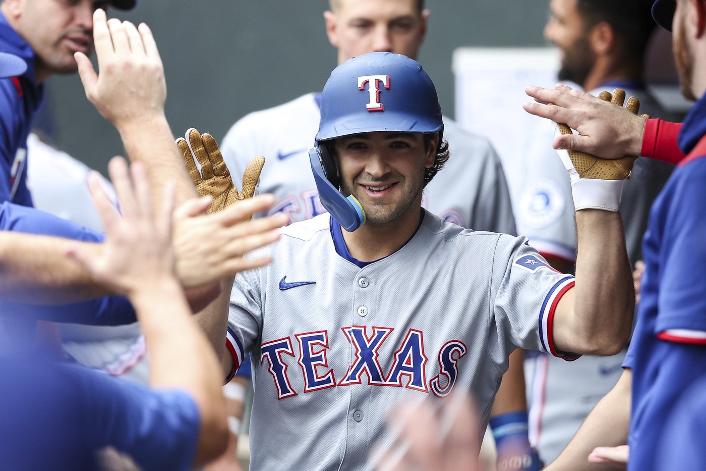 Rangers hit season-high 6 home runs in a 16-3 romp over the Twins | iNFOnews.ca