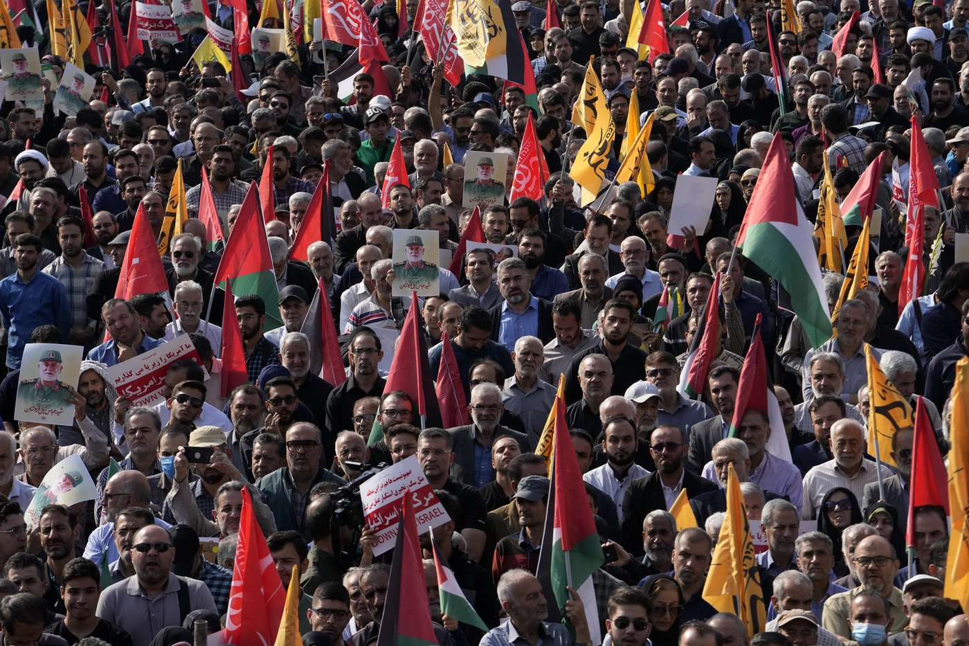Middle East latest: Top leaders attend an Iranian Revolutionary Guard general's funeral | iNFOnews.ca Middle East latest: Top leaders attend an Iranian Revolutionary Guard general's funeral | iNFOnews.ca
