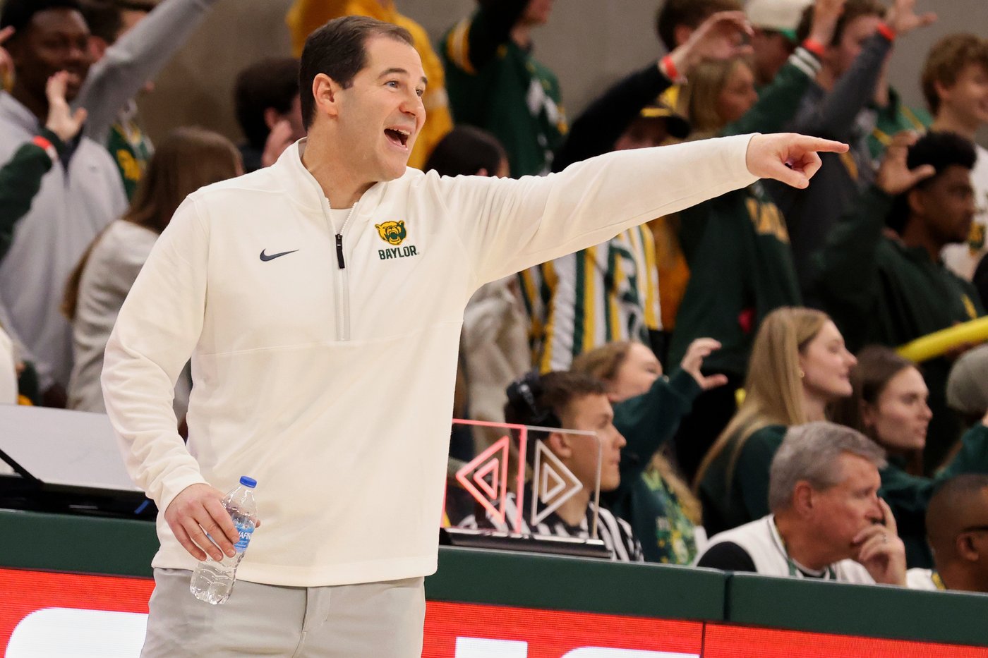 With no players left from last season's team photo, Baylor begins summer practice with new roster | iNFOnews.ca