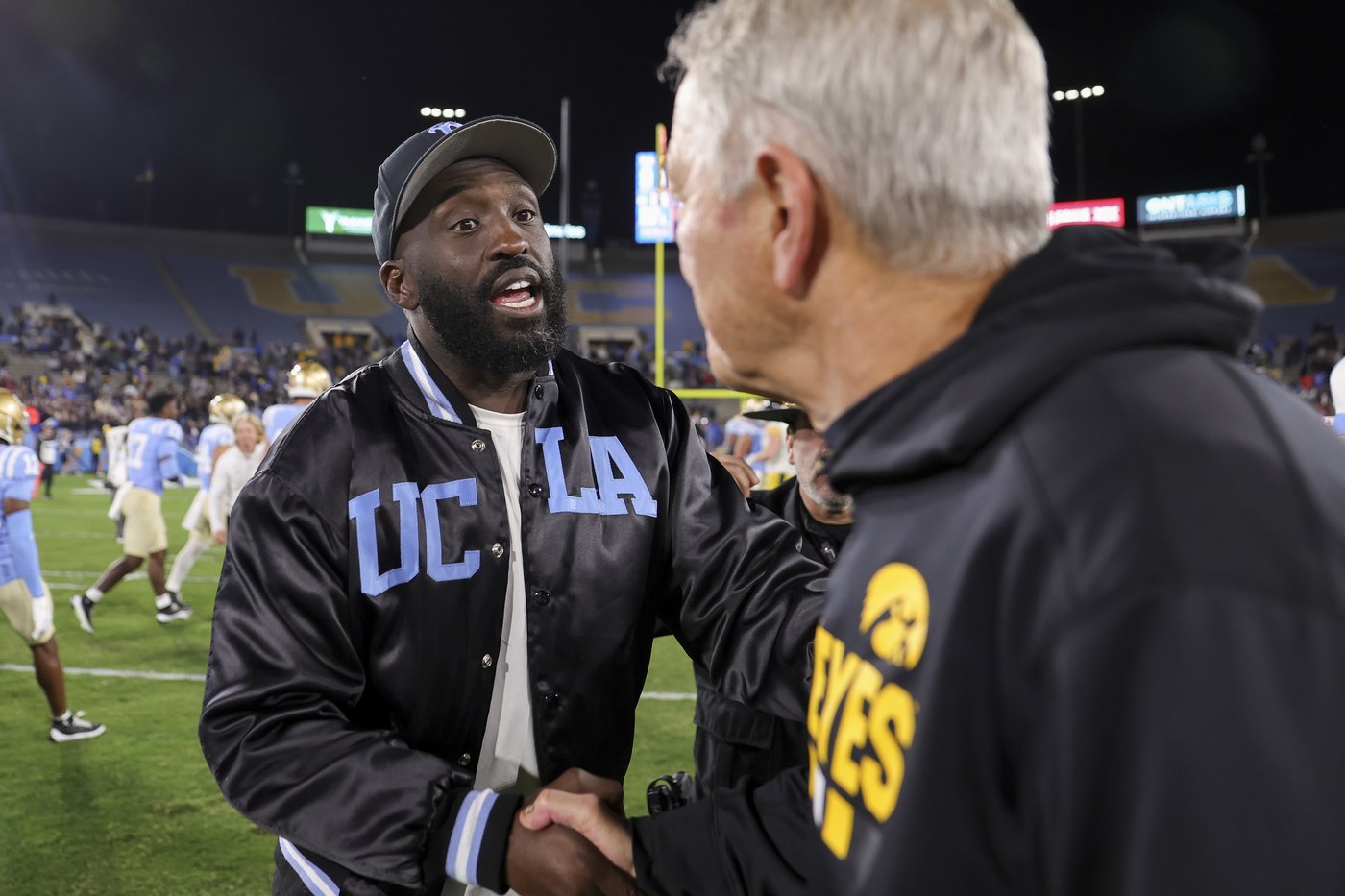 Garbers, Schwesinger lead UCLA past Iowa 20-17 for Bruins' 3rd straight win | iNFOnews.ca Garbers, Schwesinger lead UCLA past Iowa 20-17 for Bruins' 3rd straight win | iNFOnews.ca