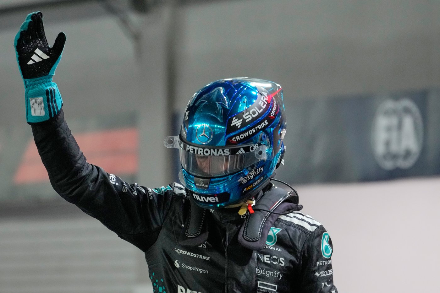 Russell on pole for Singapore GP as Verstappen beats McLarens | iNFOnews.ca