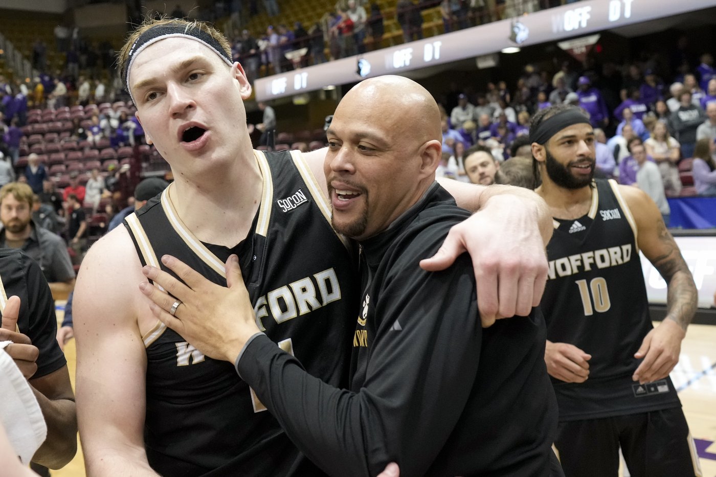 March Madness: Winnipeg's Filewich embraces underhand free-throw style with help from Rick Barry | iNFOnews.ca March Madness: Winnipeg's Filewich embraces underhand free-throw style with help from Rick Barry | iNFOnews.ca