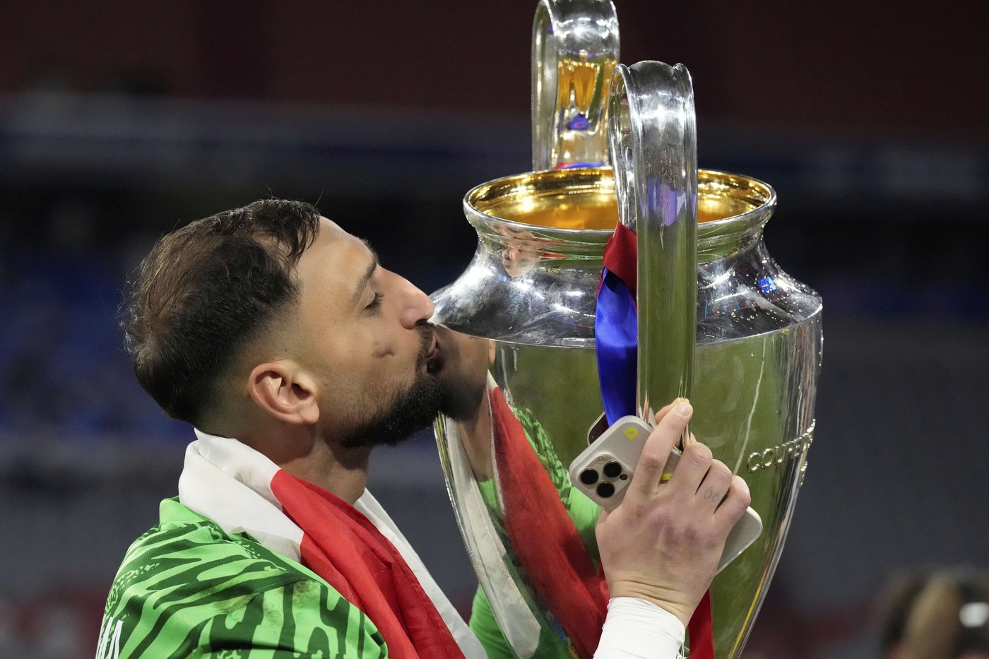 Goalkeeper Donnarumma announces he is leaving PSG after being left out of UEFA Super Cup match | iNFOnews.ca