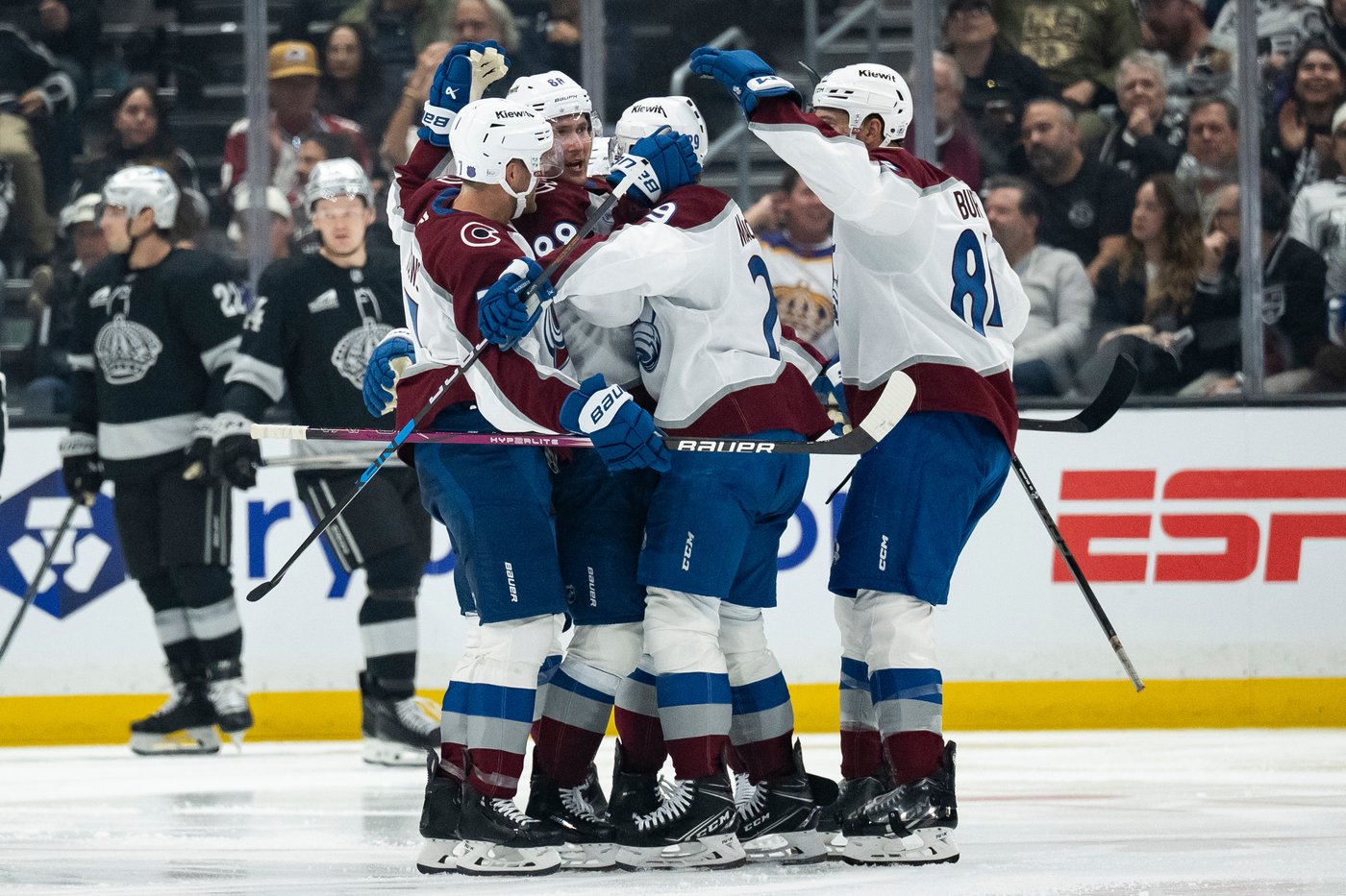Martin Necas scores 2 goals, and the Avalanche rout the Kings 4-1 in a dominant season opener | iNFOnews.ca Martin Necas scores 2 goals, and the Avalanche rout the Kings 4-1 in a dominant season opener | iNFOnews.ca