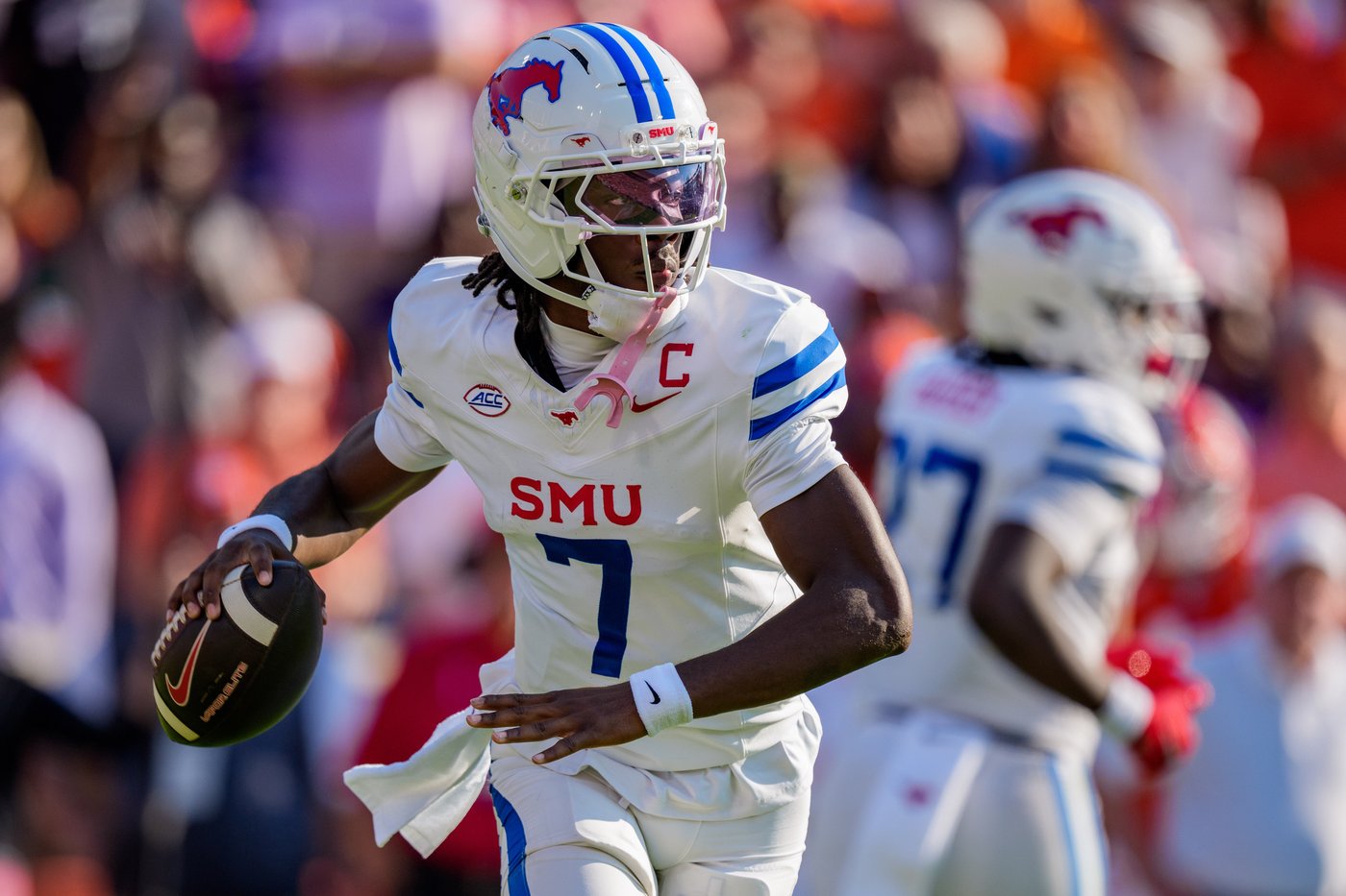 Kevin Jennings throws 2 TD passes as SMU avenges ACC title game loss to Clemson, 35-24 | iNFOnews.ca Kevin Jennings throws 2 TD passes as SMU avenges ACC title game loss to Clemson, 35-24 | iNFOnews.ca