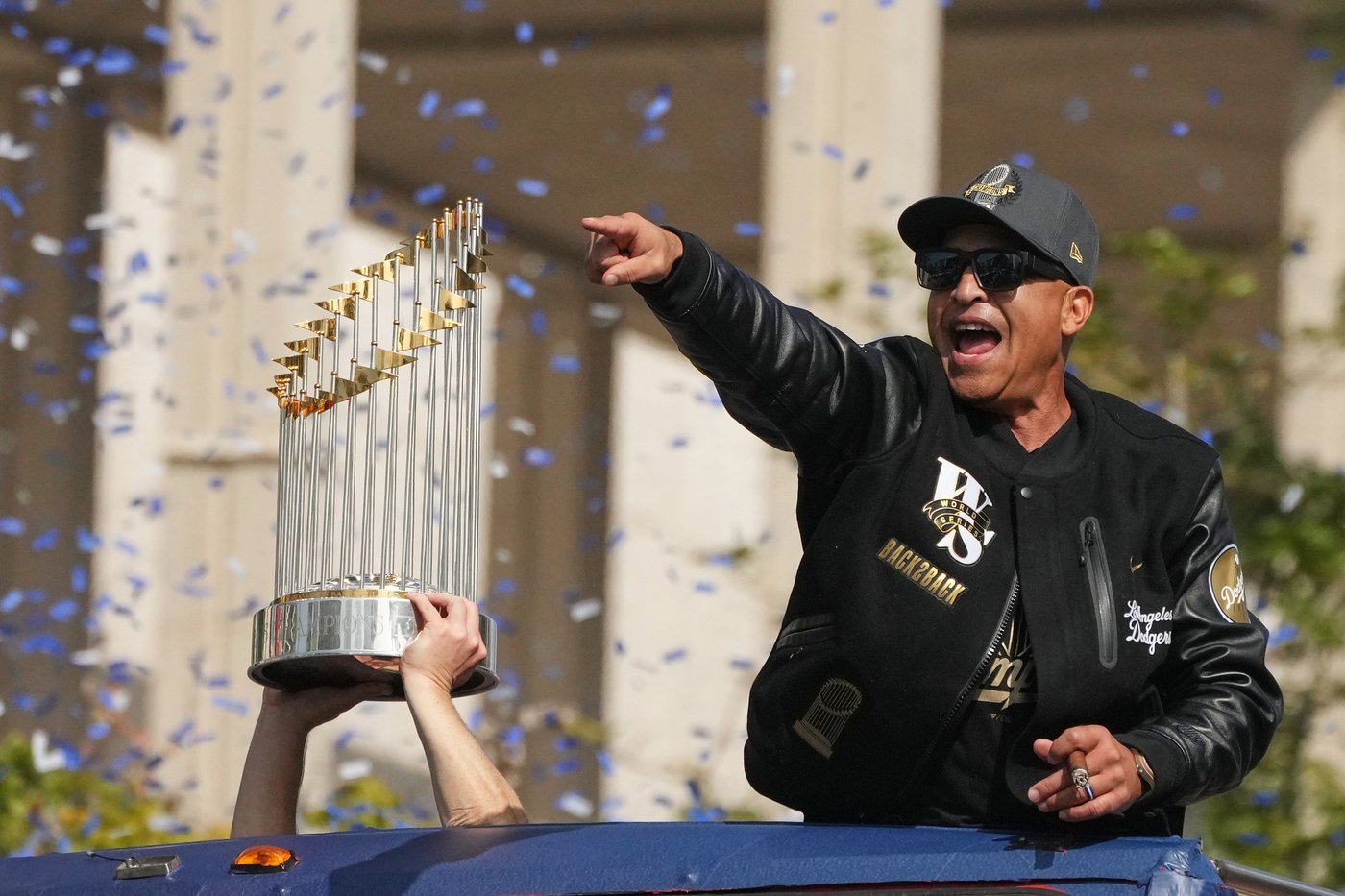 Dodgers celebrate World Series title with downtown parade, stadium rally | iNFOnews.ca