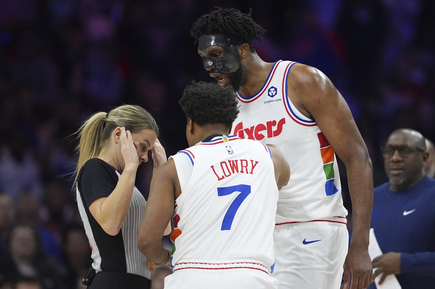 Embiid ejected after drawing 2 technicals in game against Wembanyama and Spurs | iNFOnews.ca