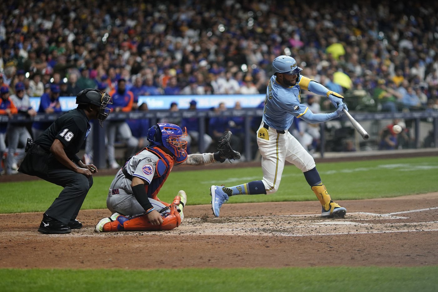 Hoskins' grand slam in 1st inning sparks Brewers to 8-4 victory over Mets | iNFOnews.ca Hoskins' grand slam in 1st inning sparks Brewers to 8-4 victory over Mets | iNFOnews.ca