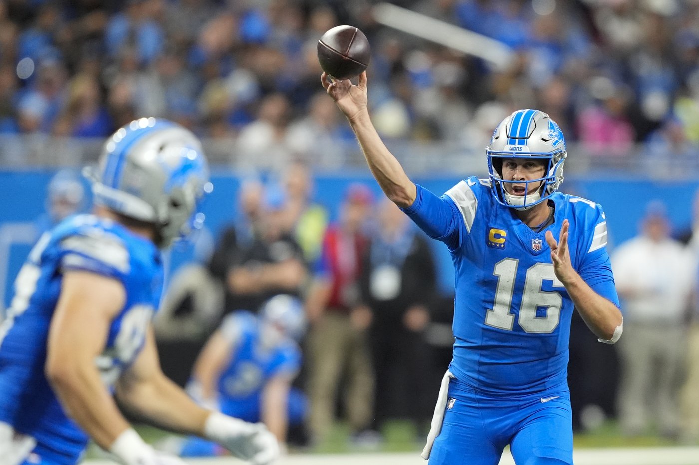 Jared Goff throws for 3 TDs and Lions win 5th straight, dominating Titans 52-14 | iNFOnews.ca Jared Goff throws for 3 TDs and Lions win 5th straight, dominating Titans 52-14 | iNFOnews.ca