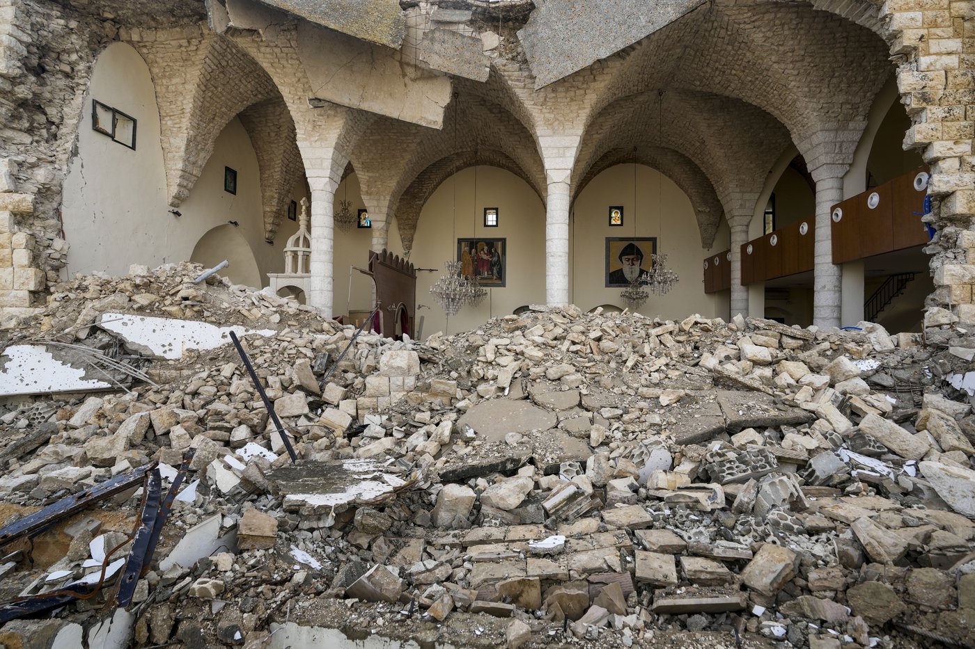 In the ruins of a bombed-out church in Lebanon, there's now a tiny Christmas tree | iNFOnews.ca In the ruins of a bombed-out church in Lebanon, there's now a tiny Christmas tree | iNFOnews.ca