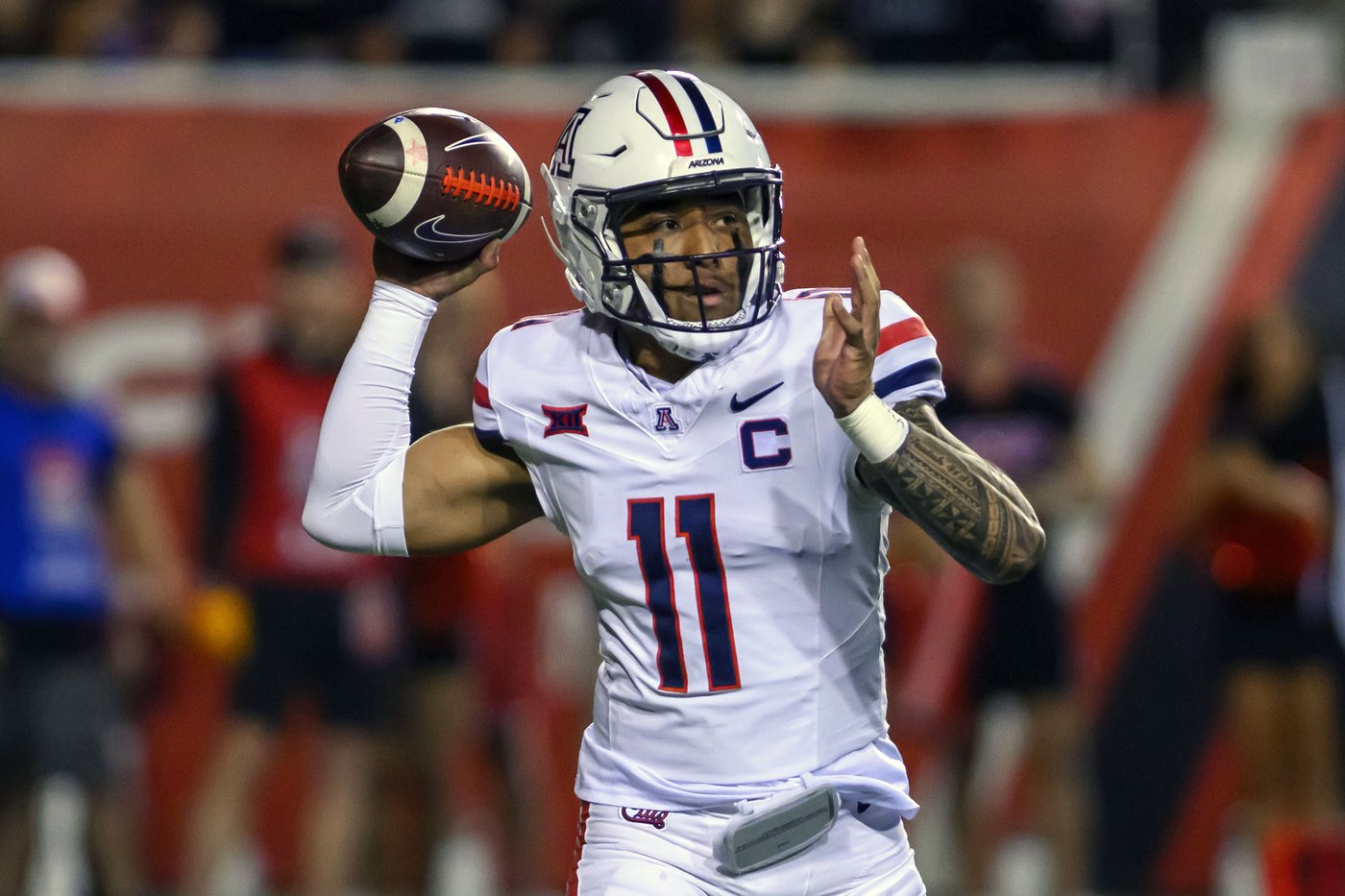 Fifita throws 2 TDs and Arizona's defense stops No. 10 Utah on four 4th downs in 23-10 win | iNFOnews.ca Fifita throws 2 TDs and Arizona's defense stops No. 10 Utah on four 4th downs in 23-10 win | iNFOnews.ca