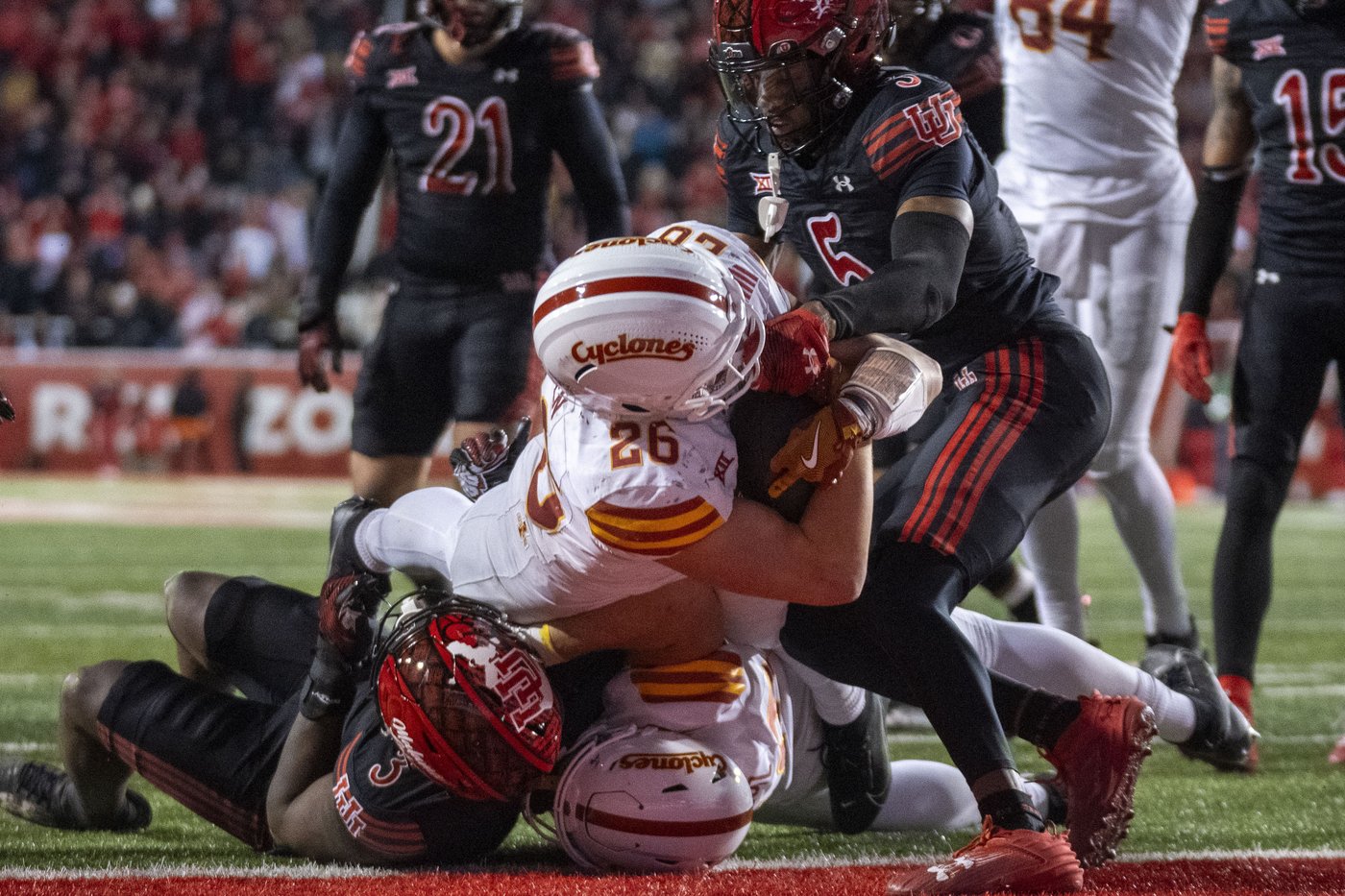 No. 22 Iowa State keeps Big 12 title, CFP hopes alive with 31-28 win over Utah | iNFOnews.ca