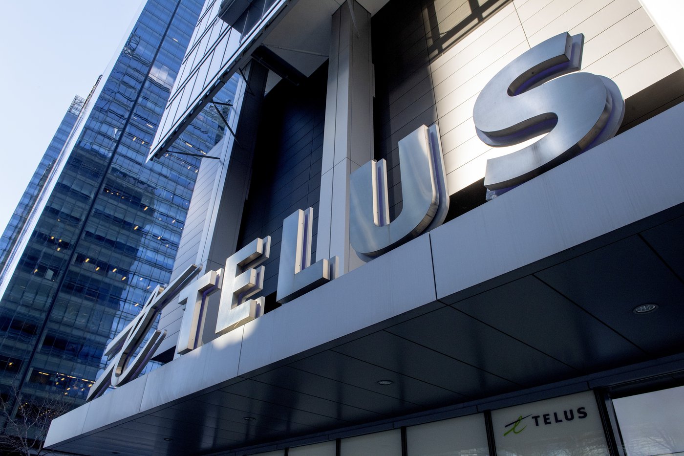 Telus Corp.'s net income, operating revenue rise in third quarter | iNFOnews.ca Telus Corp.'s net income, operating revenue rise in third quarter | iNFOnews.ca