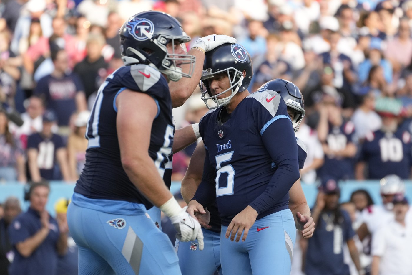 Nick Folk's 25-yard field goal in OT helps Titans edge the Pats 20-17 | iNFOnews.ca Nick Folk's 25-yard field goal in OT helps Titans edge the Pats 20-17 | iNFOnews.ca