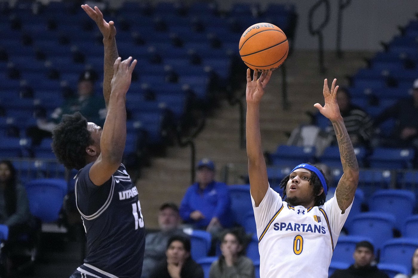 Mason Falslev scores 17 points to help No. 25 Utah State beat San Jose State 85-78 | iNFOnews.ca