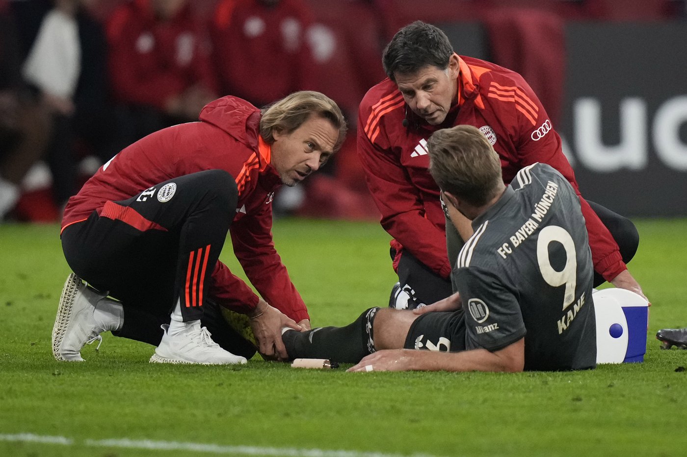 Bayern fretting over Kane's ankle after England star injured against Leverkusen | iNFOnews.ca Bayern fretting over Kane's ankle after England star injured against Leverkusen | iNFOnews.ca