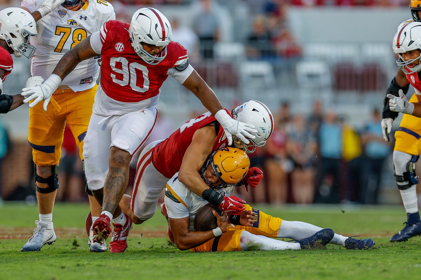 Tone around Texas much different being unranked instead of No. 1 against Red River rival Oklahoma | iNFOnews.ca