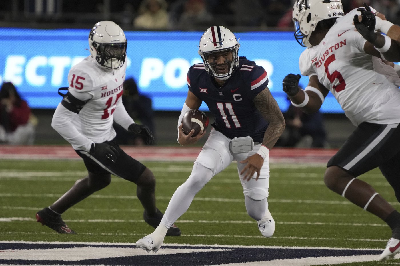 Noah Fifita throws for 2 TDs, Arizona ends 5-game losing streak with 27-3 win over Houston | iNFOnews.ca