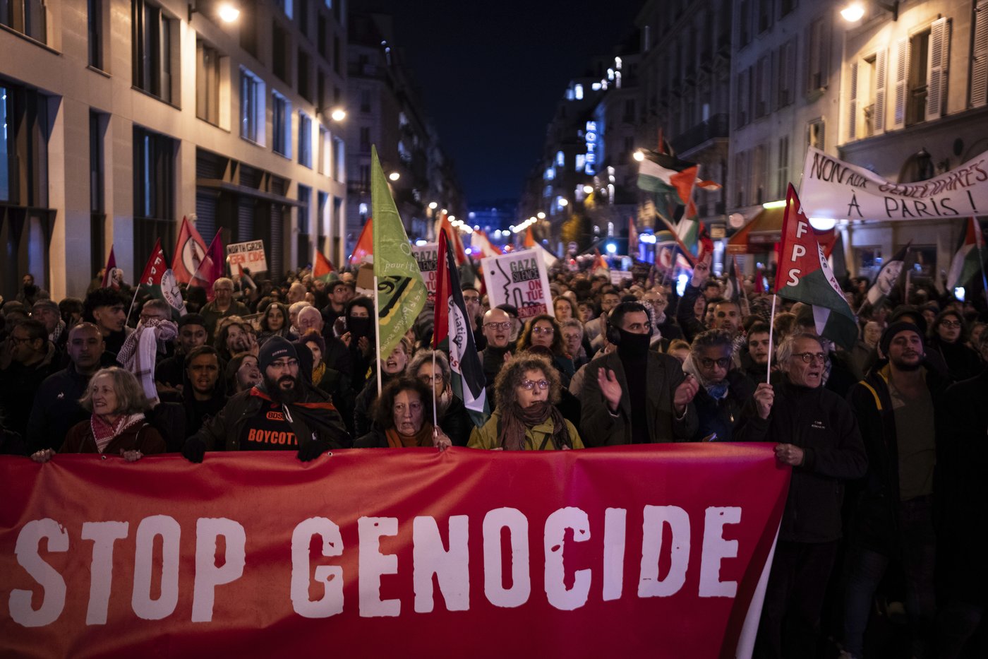 Protests erupt in Paris over pro-Israel gala organized by far-right figures | iNFOnews.ca