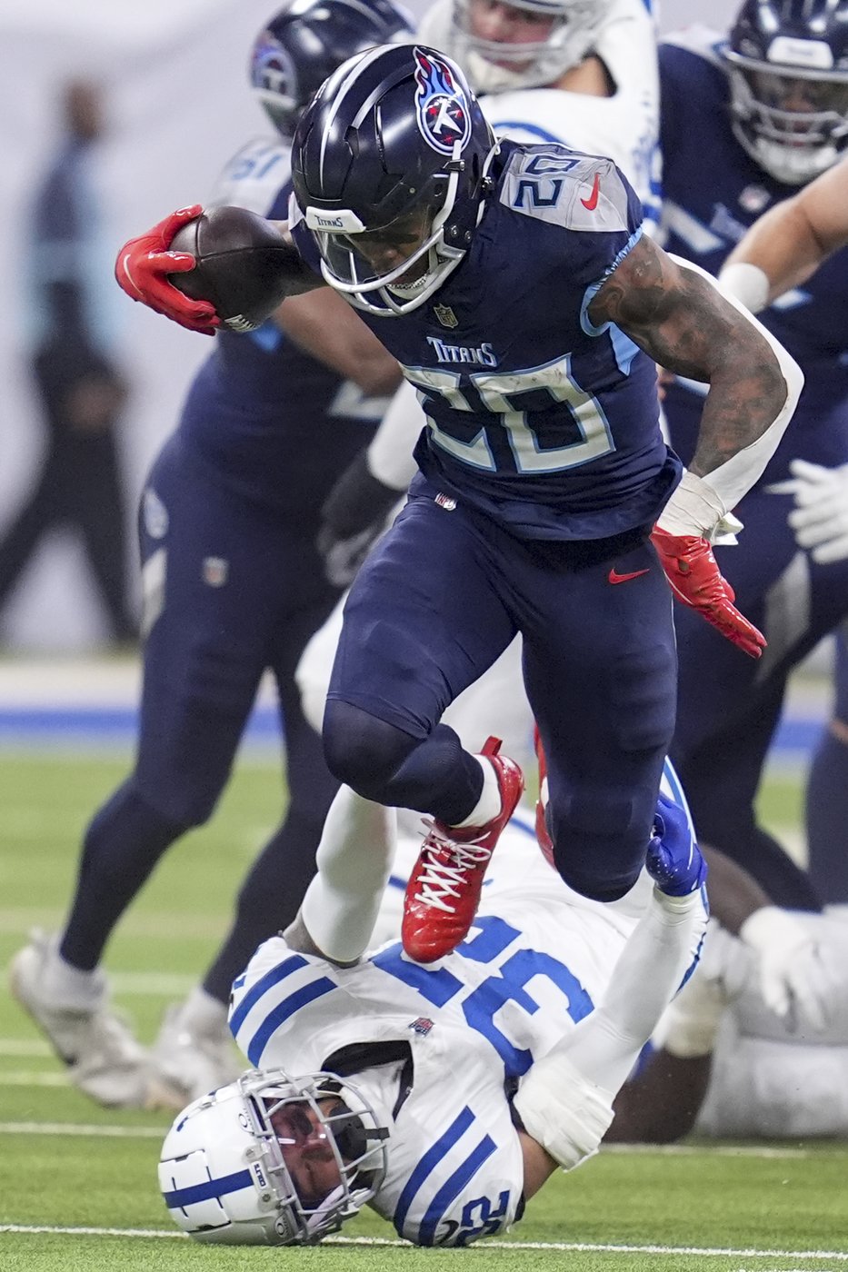 Jonathan Taylor rebounds with 218 yards, 3 TD runs as Colts hold off Titans 38-30 | iNFOnews.ca Jonathan Taylor rebounds with 218 yards, 3 TD runs as Colts hold off Titans 38-30 | iNFOnews.ca