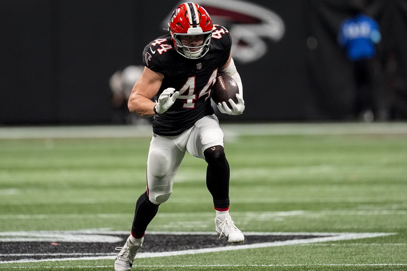 Falcons pull out a win that puts a much more positive spin on their opening month | iNFOnews.ca