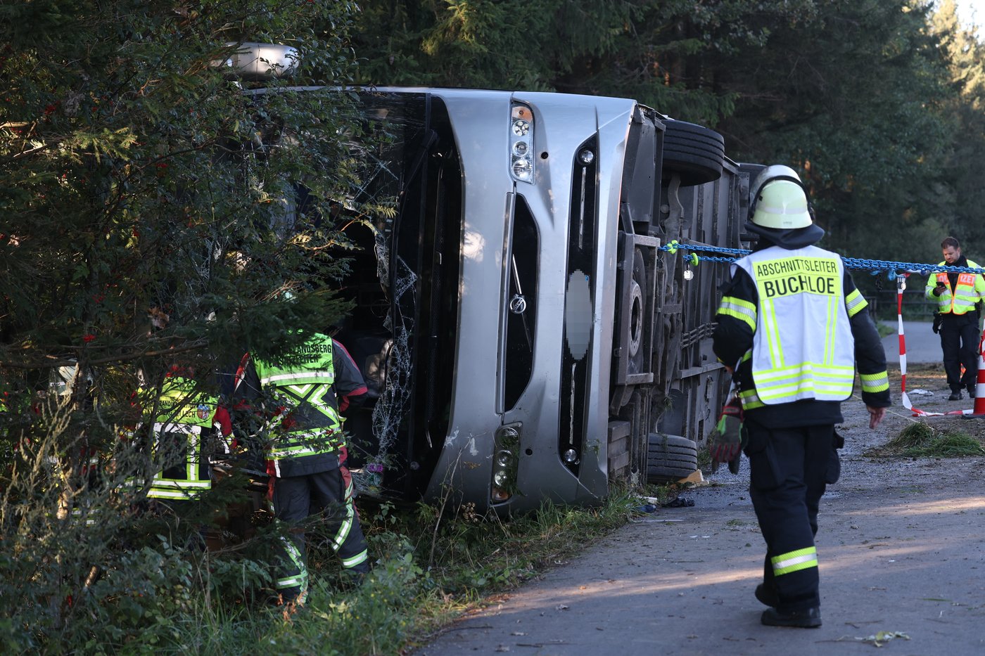 Bus carrying Filipino tourists overturns on way to Germany's Oktoberfest, killing 2 | iNwheels Bus carrying Filipino tourists overturns on way to Germany's Oktoberfest, killing 2 | iNwheels