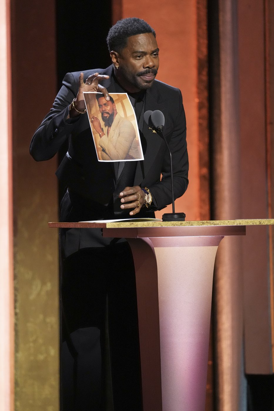 Hollywood stars gather for honorary Oscars event celebrating Quincy Jones, Bond producers, more | iNFOnews.ca
