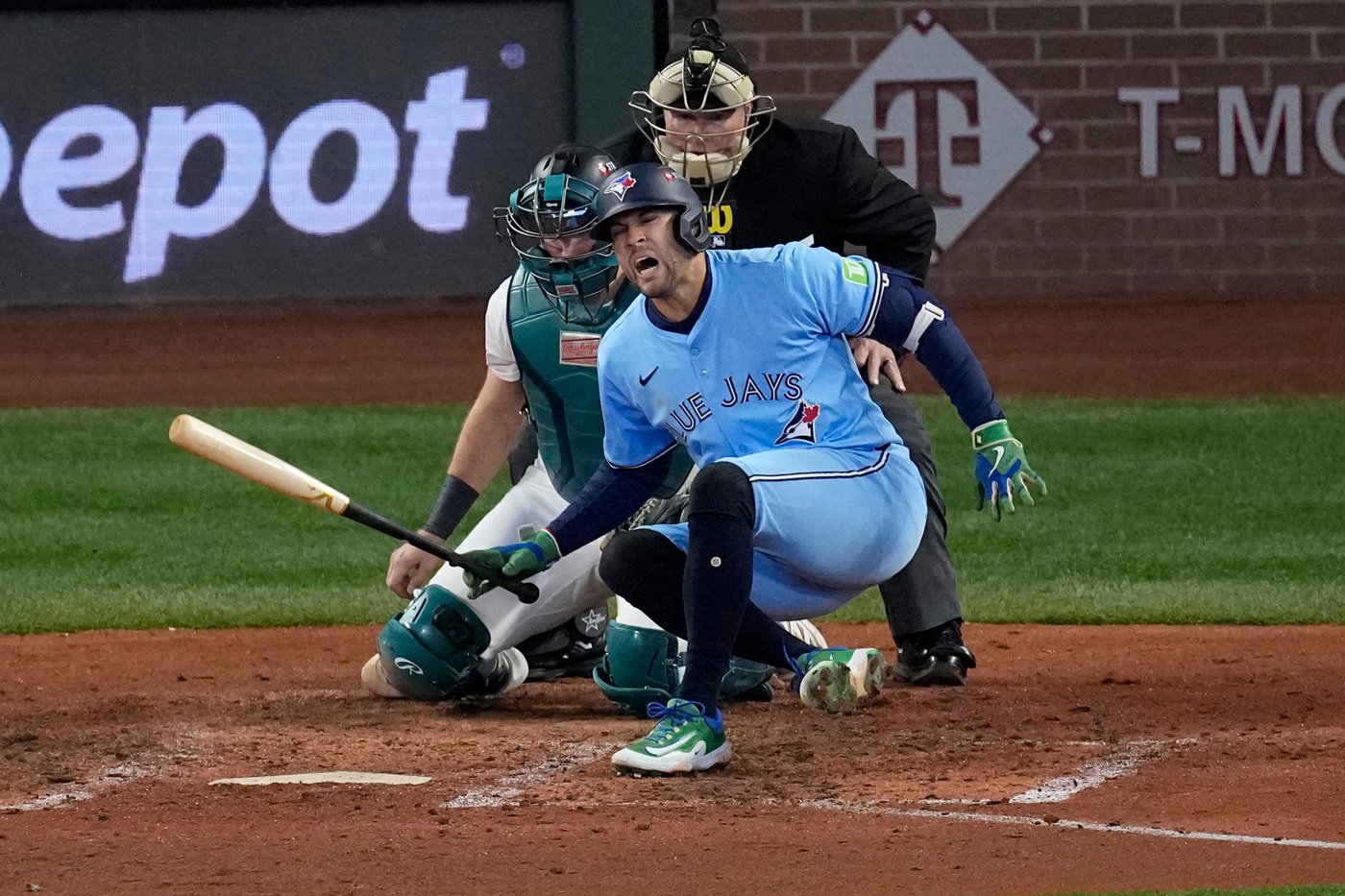 Back in Toronto's lineup, Springer walks in 2-run second for Blue Jays against Mariners | iNFOnews.ca Back in Toronto's lineup, Springer walks in 2-run second for Blue Jays against Mariners | iNFOnews.ca