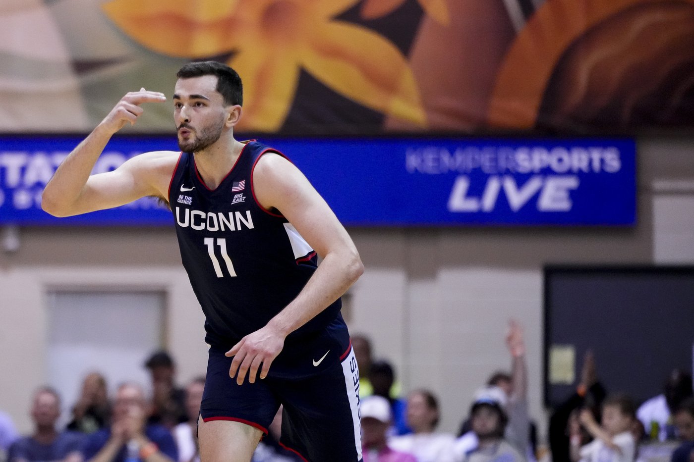 Karaban goes to hospital with head injury after No. 2 UConn's loss to Dayton in Maui Invitational | iNFOnews.ca Karaban goes to hospital with head injury after No. 2 UConn's loss to Dayton in Maui Invitational | iNFOnews.ca