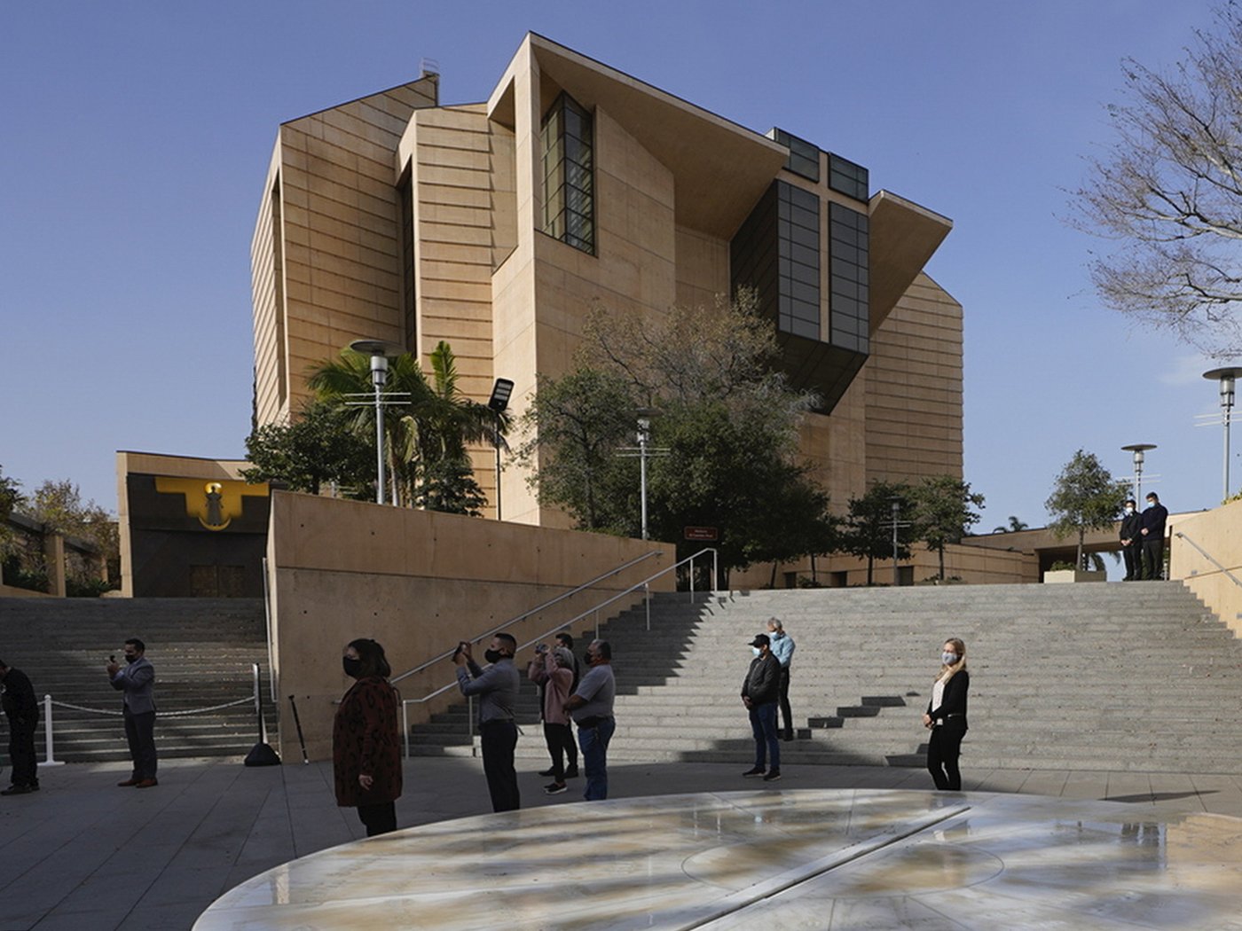 Archdiocese of Los Angeles agrees to pay $880 million to victims of clergy sexual abuse | iNFOnews.ca