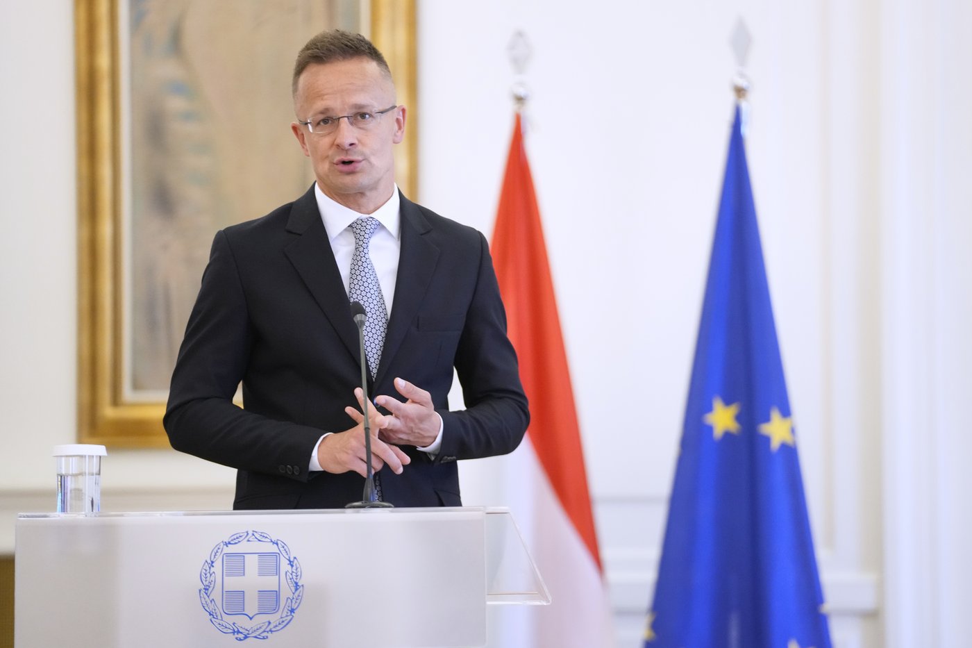 Hungary bans three Ukrainian military officials from entering its territory | iNFOnews.ca