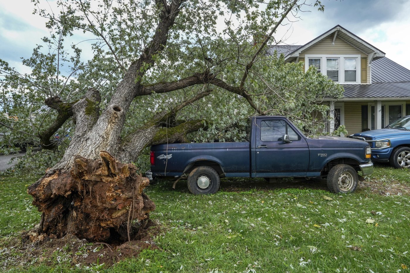 Death toll rises from Helene while supplies are rushed to North Carolina and Florida digs out | iNFOnews.ca Death toll rises from Helene while supplies are rushed to North Carolina and Florida digs out | iNFOnews.ca