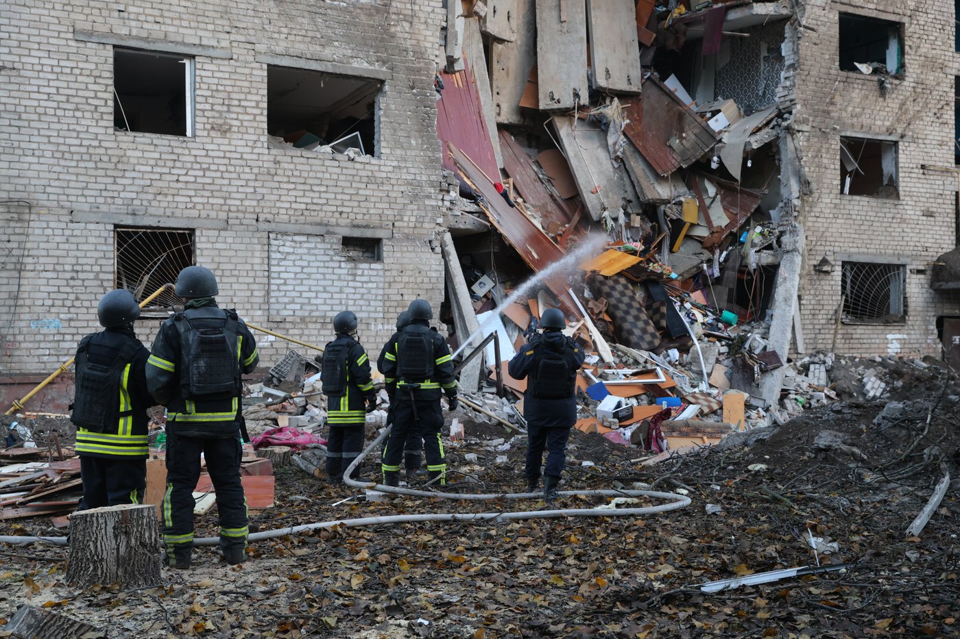 Russia blasts Ukraine's power grid again, causing outages across the country and killing 6 | iNFOnews.ca