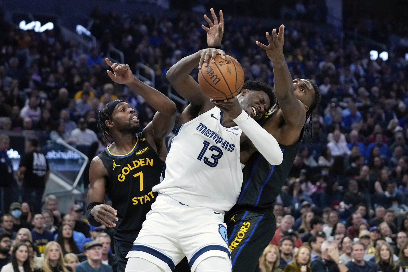 Draymond Green and Stephen Curry lead balanced Warriors past Grizzlies 123-118 | iNFOnews.ca