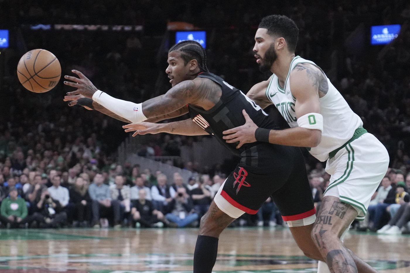 Thompson hits game-winning shot and scores 33 points as Rockets rally past Celtics 114-112 | iNFOnews.ca Thompson hits game-winning shot and scores 33 points as Rockets rally past Celtics 114-112 | iNFOnews.ca