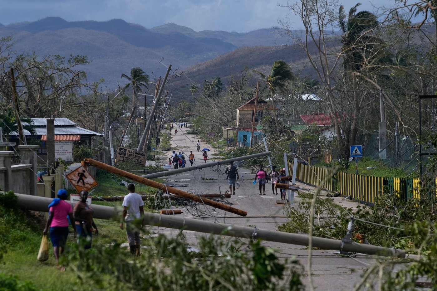 Hurricane death toll rises to 43 in Haiti as aid pours in across the northern Caribbean | iNFOnews.ca Hurricane death toll rises to 43 in Haiti as aid pours in across the northern Caribbean | iNFOnews.ca