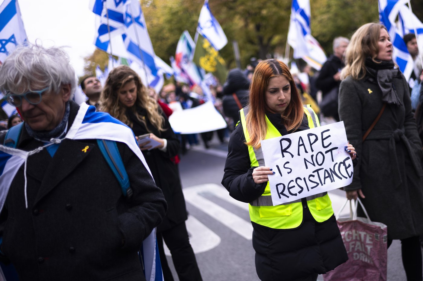 Pro-Palestinian and pro-Israeli crowds rally across the world on the eve of Oct. 7 anniversary | iNFOnews.ca