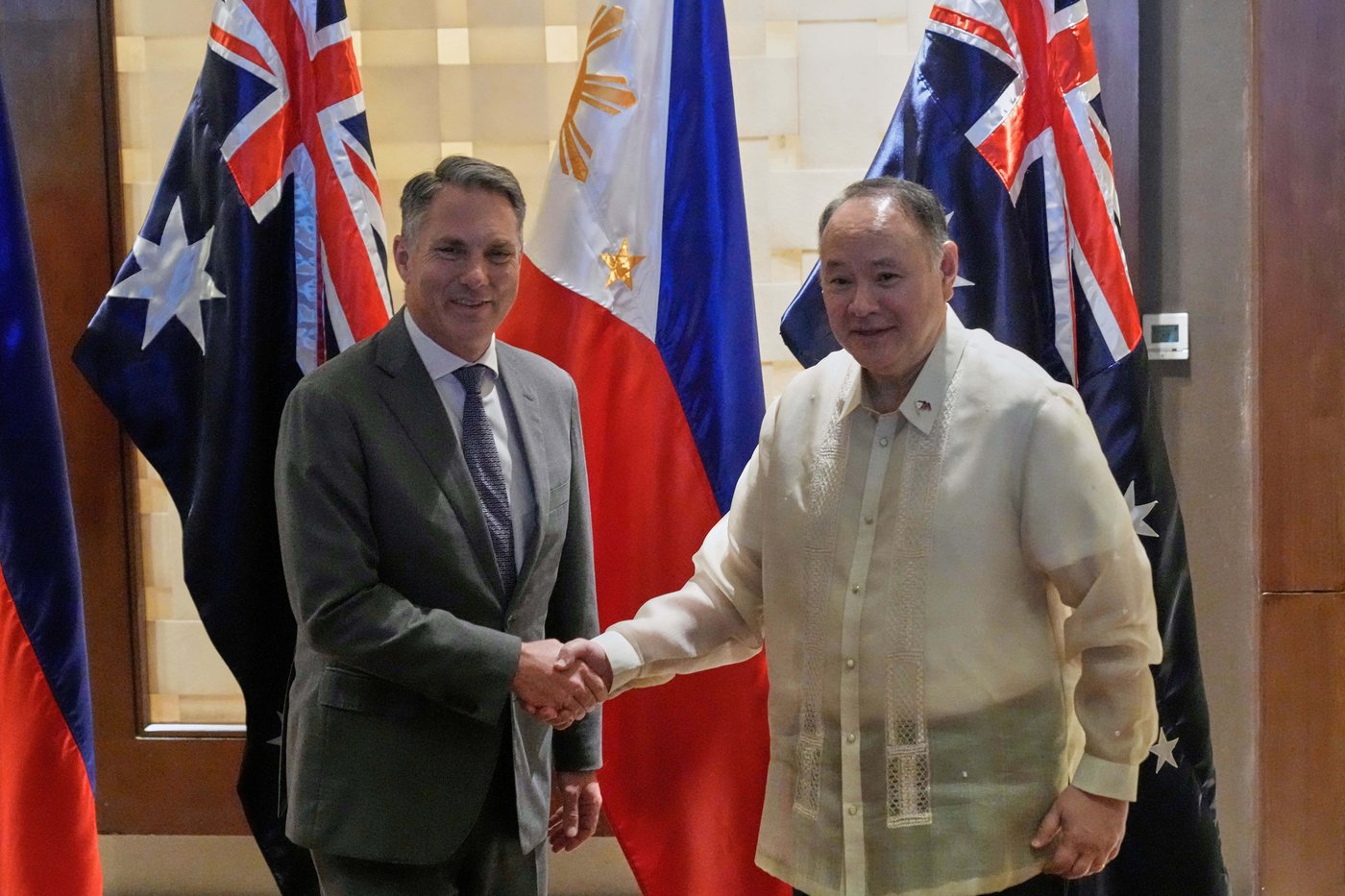 Philippines condemns China's swarm of forces near disputed shoal and vows to defend the territory | iNFOnews.ca Philippines condemns China's swarm of forces near disputed shoal and vows to defend the territory | iNFOnews.ca