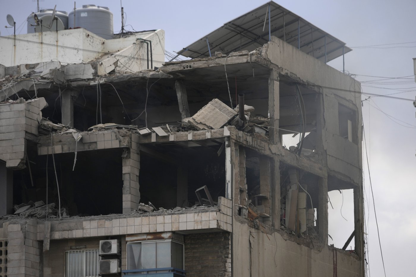 Middle East latest: Iran fires ballistic missiles at Israel, US calls it a severe escalation | iNFOnews.ca