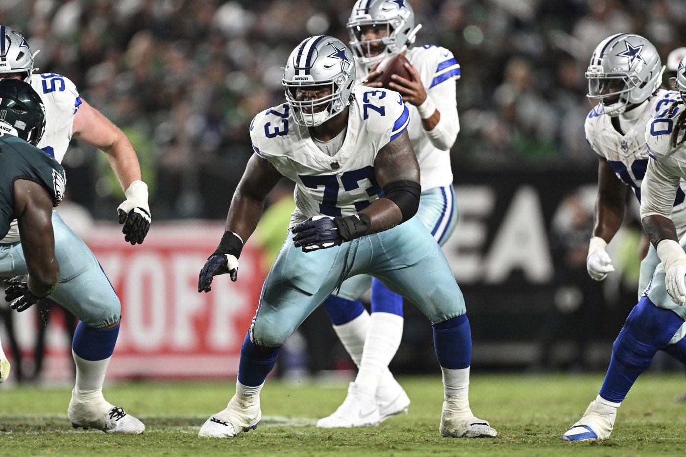 Cowboys sign guard Tyler Smith to $96 million, 4-year extension, AP sources say | iNFOnews.ca