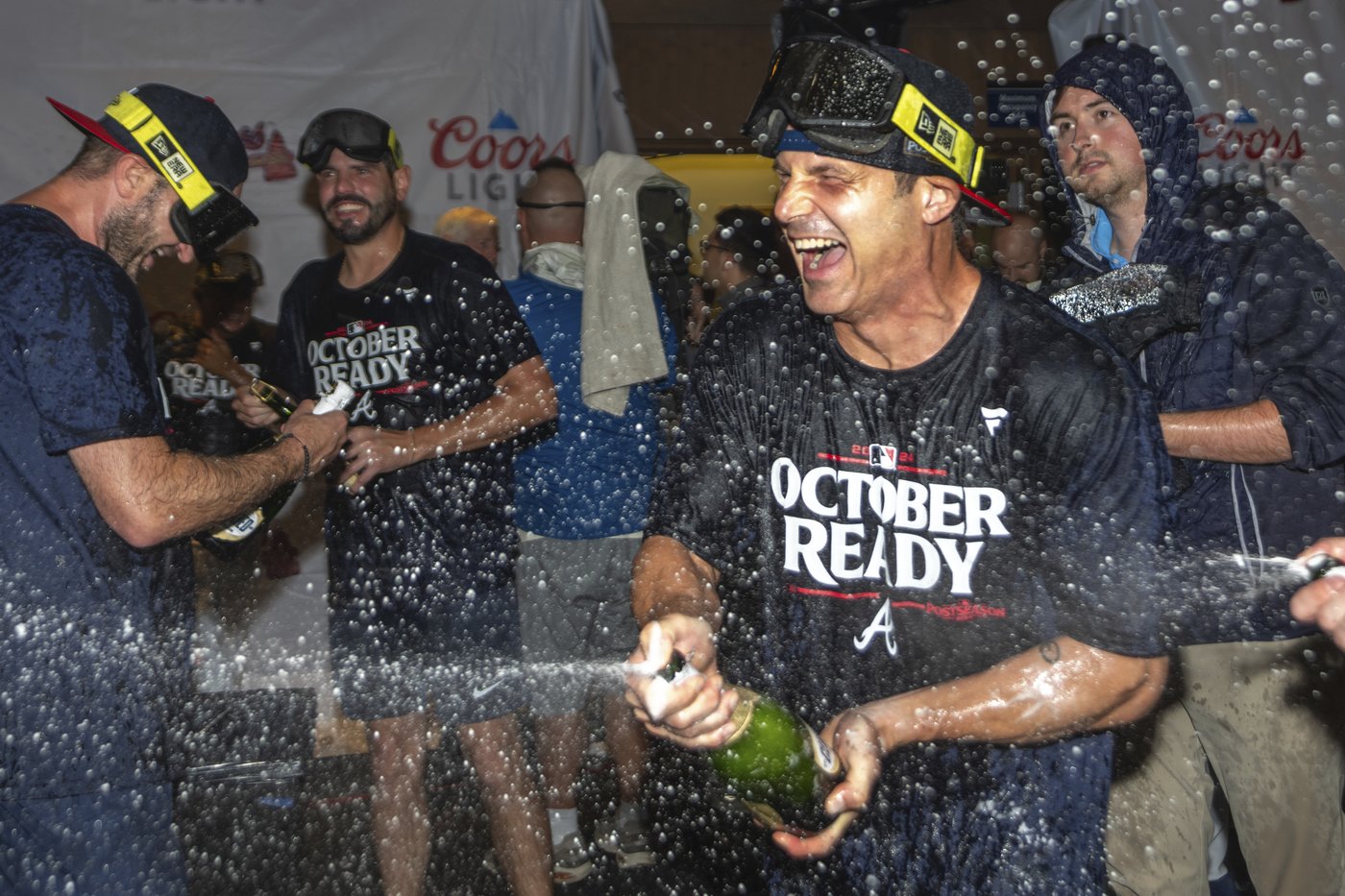 Braves salvage playoff berth with 3-0 win over the Mets, who win thrilling opener 8-7 to clinch | iNFOnews.ca